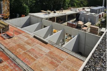 20260615_093807_plattform_zum_betonieren_vorbereitet__rampe_noch_zu_verbinden.jpg
