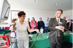 _endoskopie-vorfuehrung_dr._krawczak_und_sr._inge_bluemel.jpg