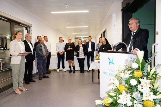 dsc00992_b_landrat_josef_laumer__re.___staatsministerin_judith_gerlach__li.__web.jpg