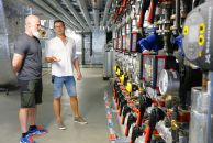 dsc09537_thomas_stoerk__leitung_haustechnik__re.___in_der_technikzentrale_des_neuen_op_web.jpg