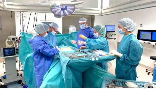 img_3324_op2_urologie__nierenresektion__dr._lindenmeir_u._team.jpg