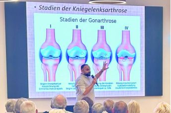 mvz-leiter_a._samy_elhammady_bei_seinem_vortrag_in_neufahrn_i._nb_2x3.jpg