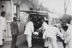 patientenverlegung_in_den_neubau_am_5.2.1975.jpg