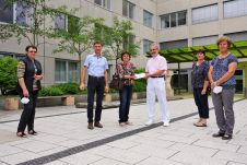 spende_palliativ_klinik_mallersdorf_von_kerzenbastelgruppe_grafentraubach__2___2_.jpg