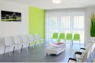 wartebereich_physiotherapie_faz_klinik_bogen.jpg