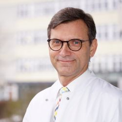 Chefarzt Dr. med. Martin Krivacek Anästhesie und Intensivmedizin