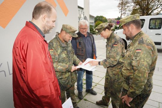 Lagebesprechung der Klinik- und Bundeswehrverantwortlichen bei der Übung an der Klinik Bogen Neuigkeiten 2025