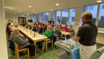 Klinikbesichtigung ILE Gäuboden - ILE Senioren im Speisesaal Neuigkeiten 2024