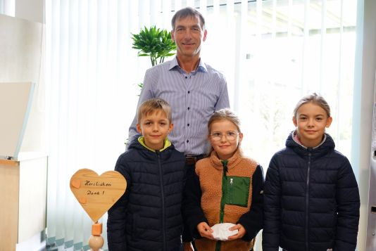 Spendenüberreichung der Kinder für die Klinik Mallersdorf Neuigkeiten 2025